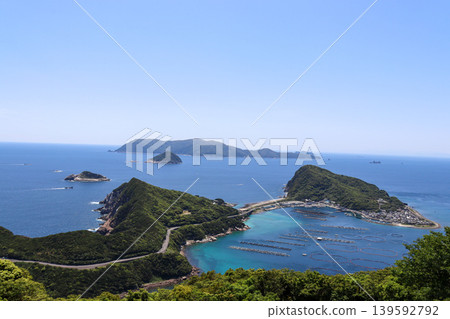 高知縣柏島令人嘆為觀止的翠藍色景色 高知縣柏島令人嘆為觀止的翠藍色景色 139592792