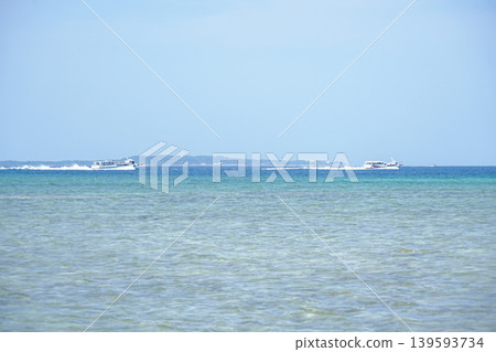 從沖繩縣西表島上原港眺望鳩間島 139593734