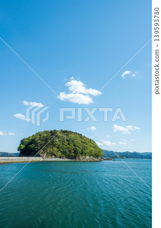 The sea of Minamisanriku sparkles under a clear sky - a healing natural landscape. 139593780