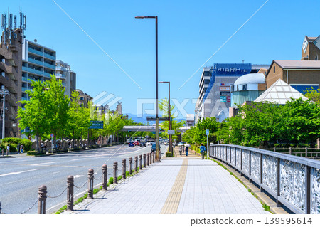 Many people heading from Tojinmachi subway station towards events at MARK IS Fukuoka Momochi and Fukuoka Dome on Yokatopia Street. Many people heading from Tojinmachi subway station towards events at MARK IS Fukuoka Momochi and Fukuoka Dome on Yokatopia Street. 139595614