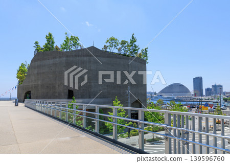 Kobe Port Museum in early summer (Chuo Ward, Kobe City, Hyogo Prefecture) Kobe Port Museum in early summer (Chuo Ward, Kobe City, Hyogo Prefecture) 139596760