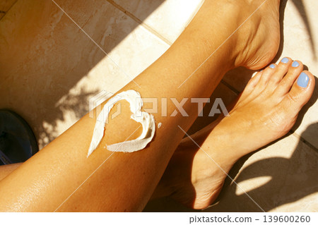 Sunscreen cream. hair removal cream, skin moisturizing, sun protection 139600260