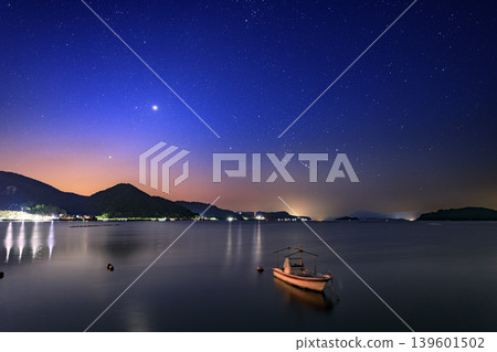 瀨戶內夏日的星空：獵戶座在清晨的天空中升起 139601502
