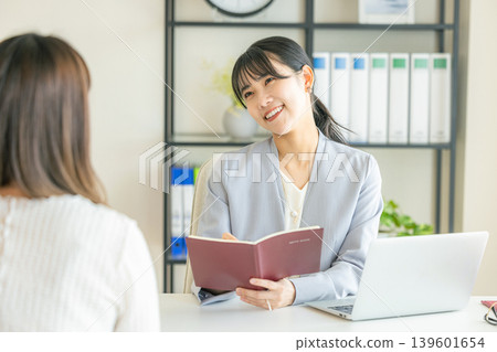 有一次會議的女商人 139601654