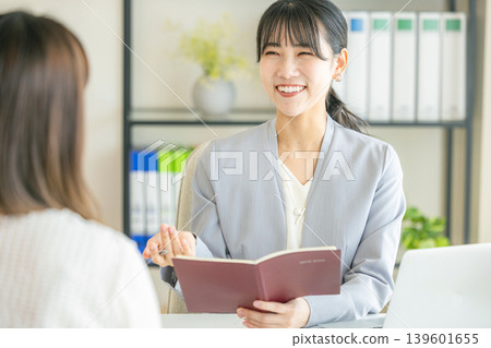 有一次會議的女商人 139601655