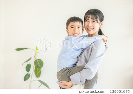 Working mothers and children 139601675