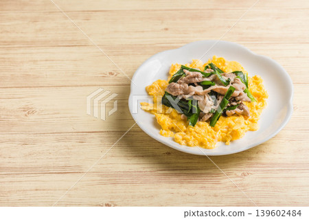 Stir-fried pork and chives with eggs Stir-fried pork and chives with eggs 139602484
