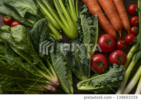 Green and yellow vegetables (overhead view) Green and yellow vegetables (overhead view) 139603359