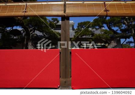 在滋賀縣桐生郡日野町裝飾的玩偶的照片 在滋賀縣桐生郡日野町裝飾的玩偶的照片 139604092