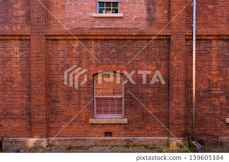 I photographed the Maizuru red brick warehouses, which possess a mysterious charm reminiscent of old-fashioned, retro scenery. I photographed the Maizuru red brick warehouses, which possess a mysterious charm reminiscent of old-fashioned, retro scenery. 139605384