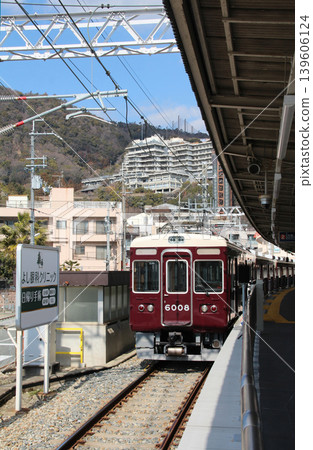 Hankyu Railway trains stopping at Minoh Station and Minoh Kanko Hotel Hankyu Railway trains stopping at Minoh Station and Minoh Kanko Hotel 139606124