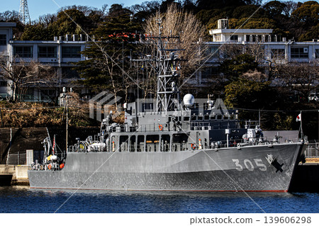 負責掃雷和其他掃雷作業的掃雷艦「平戶號」停泊在神奈川縣橫須賀市的日本海上自衛隊基地。 負責掃雷和其他掃雷作業的掃雷艦「平戶號」停泊在神奈川縣橫須賀市的日本海上自衛隊基地。 139606298