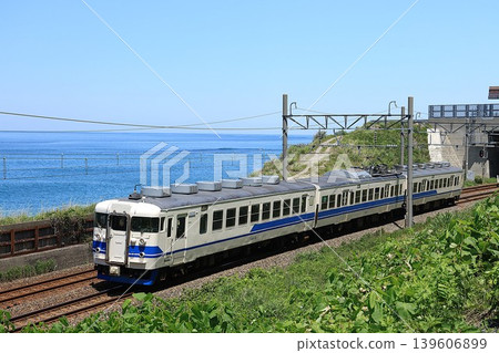 [Echigo Tokimeki Railway] 455 series + 413 series "Holiday Liner" (Nihonkai Hisui Line: Aomi - Oyashirazu) 139606899