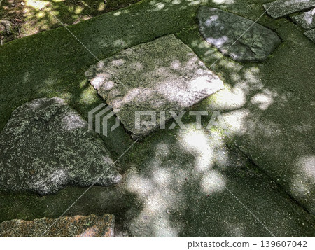 神社的鵝卵石路 神社的鵝卵石路 139607042