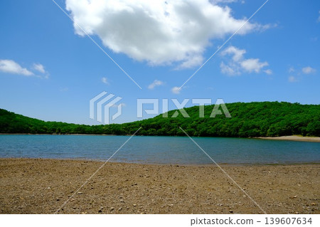 小沼湖，初夏時節寧靜美麗的湖泊。 139607634