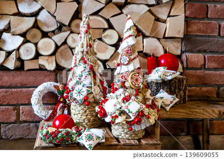 Christmas tree table cones mini decoration for new year 139609055