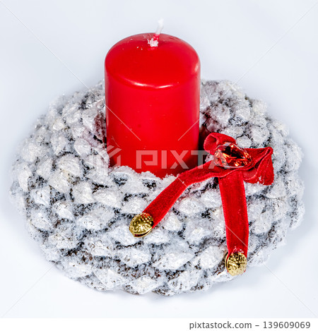 Christmas wreath candle candle gingerbread tree white snow isolated 139609069