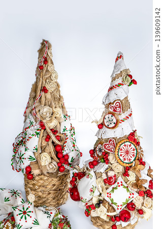 Christmas tree table cones mini decoration for new year 139609142