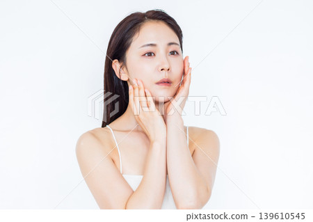 年輕女性的美麗形象 139610545