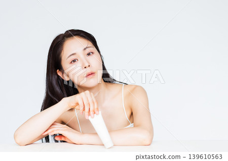年輕女性的美麗形象 139610563