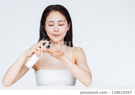 年輕女性的美麗形象 139610567