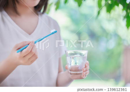20多歲女性的牙齒保健 139612361
