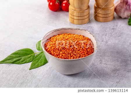 Raw dry red lentil in the bowl Raw dry red lentil in the bowl 139613114