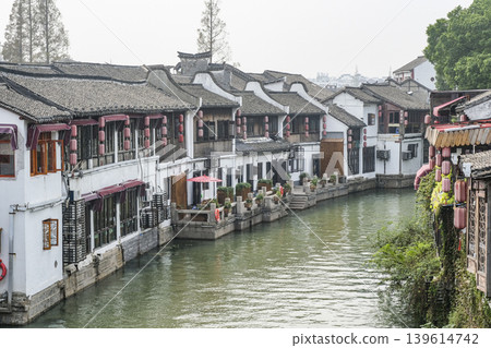 朱家角古城，縱橫交錯狹窄的水道 139614742