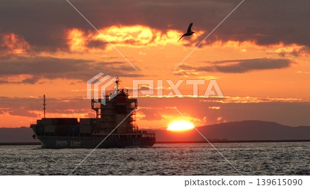 Beautiful sunset Beautiful sunset 139615090