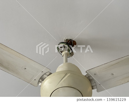 Ceiling Fan Motor Base And Wiring Installation Detail Ceiling Fan Motor Base And Wiring Installation Detail 139615229