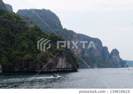 Phi Phi Island in Thailand, islands in the ocean 139616628