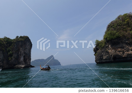 Phi Phi Island in Thailand, islands in the ocean 139616656