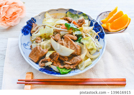 Stir-fried chicken with seasoned vegetables Stir-fried chicken with seasoned vegetables 139616915