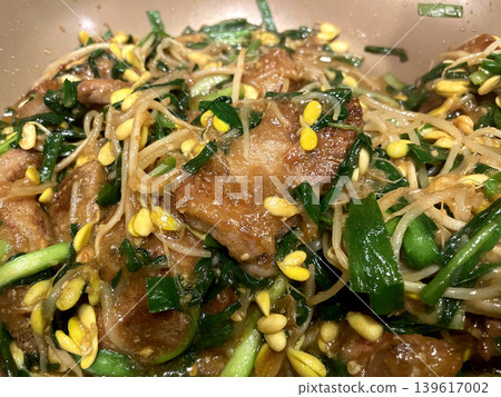 Stir-fried liver and chives (chives, bean sprouts, and bean sprouts) 139617002