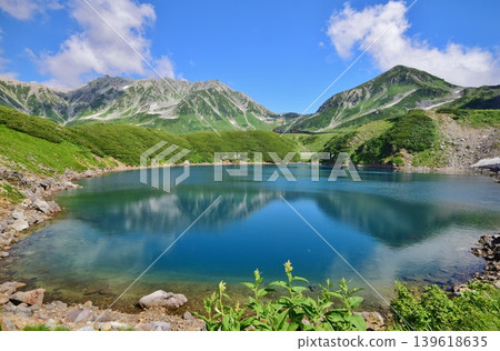 The breathtaking summer scenery of the Tateyama Alpine Mountains The breathtaking summer scenery of the Tateyama Alpine Mountains 139618635