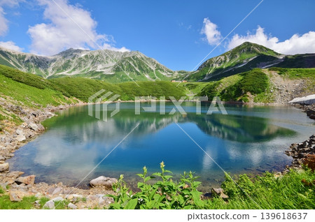 The breathtaking summer scenery of the Tateyama Alpine Mountains The breathtaking summer scenery of the Tateyama Alpine Mountains 139618637