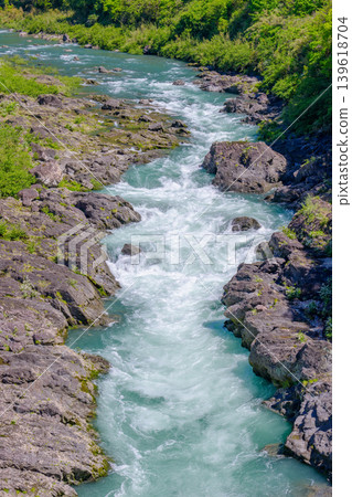 The spectacular scenery of Yaotodoro Gorge and the Shimanto River system in Yusuhara Town, Kochi Prefecture 139618704