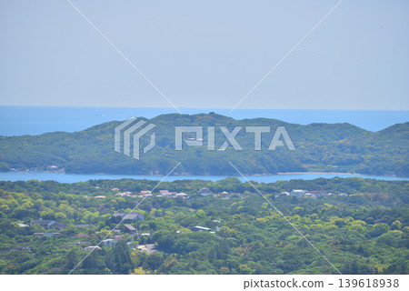 Mie Prefecture: Yokoyama Observatory in the fresh greenery and the coastline of Ago Bay Mie Prefecture: Yokoyama Observatory in the fresh greenery and the coastline of Ago Bay 139618938