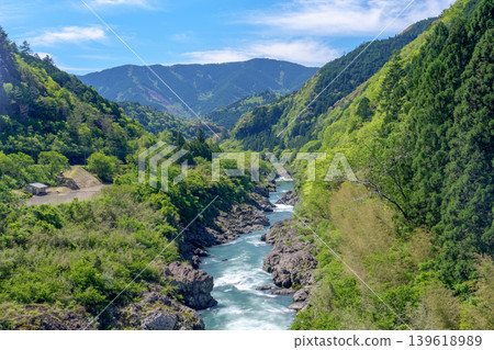 Yaotodoro: A gorge landscape woven from the rapids and strangely shaped rocks of the Shimanto River system. 139618989