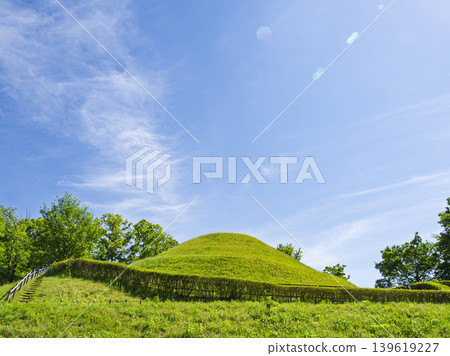 A clear blue sky, the romance of history sleeping in Asuka 139619227