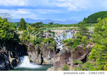 Sogi Falls: A stunning photo from a different angle, captured with a telephoto lens from the new observation deck. 139621403