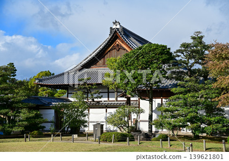 The inside of nijo jo castle, Kyoto, Japan. World Heritage Site. Major tourist attraction in Kansai region in Japan. Japan famous historic architecture. Building exterior and nature scene. The inside of nijo jo castle, Kyoto, Japan. World Heritage Site. Major tourist attraction in Kansai region in Japan. Japan famous historic architecture. Building exterior and nature scene. 139621801