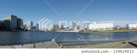 東京濱水區:隅田川和越中島公園的壯麗全景 東京濱水區:隅田川和越中島公園的壯麗全景 139624013