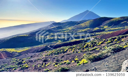 Experience the breathtaking and stunning landscape of Teide Mountain during a spectacular sunrise Experience the breathtaking and stunning landscape of Teide Mountain during a spectacular sunrise 139625050
