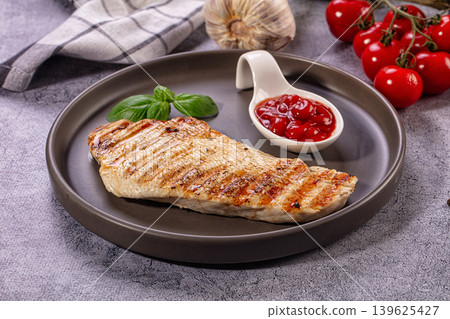 Grilled Turkey Breast Plate, Ketchup, Basil, Fresh Tomatoes, Garlic Bulb 139625427