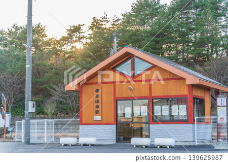 A view of the Tanesashi Coast Station building on the JR Hachinohe Line in Aomori Prefecture, Hachinohe City. A view of the Tanesashi Coast Station building on the JR Hachinohe Line in Aomori Prefecture, Hachinohe City. 139626987
