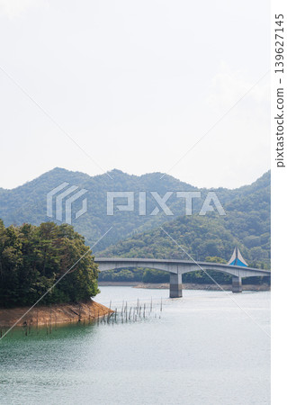 Suimei Lake in midsummer, Kojiya Dam, Suio Bridge Suimei Lake in midsummer, Kojiya Dam, Suio Bridge 139627145