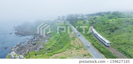 Tohoku Emotion - Hachinohe City, Aomori Prefecture: Running along the misty Tanesashi Coast 139627185