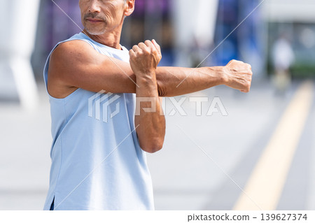 Senior men stretching Senior men stretching 139627374