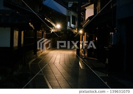 Takehara, Hiroshima Prefecture: A retro townscape preservation district 139631070